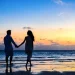 homme et femme amoureux sur une plage